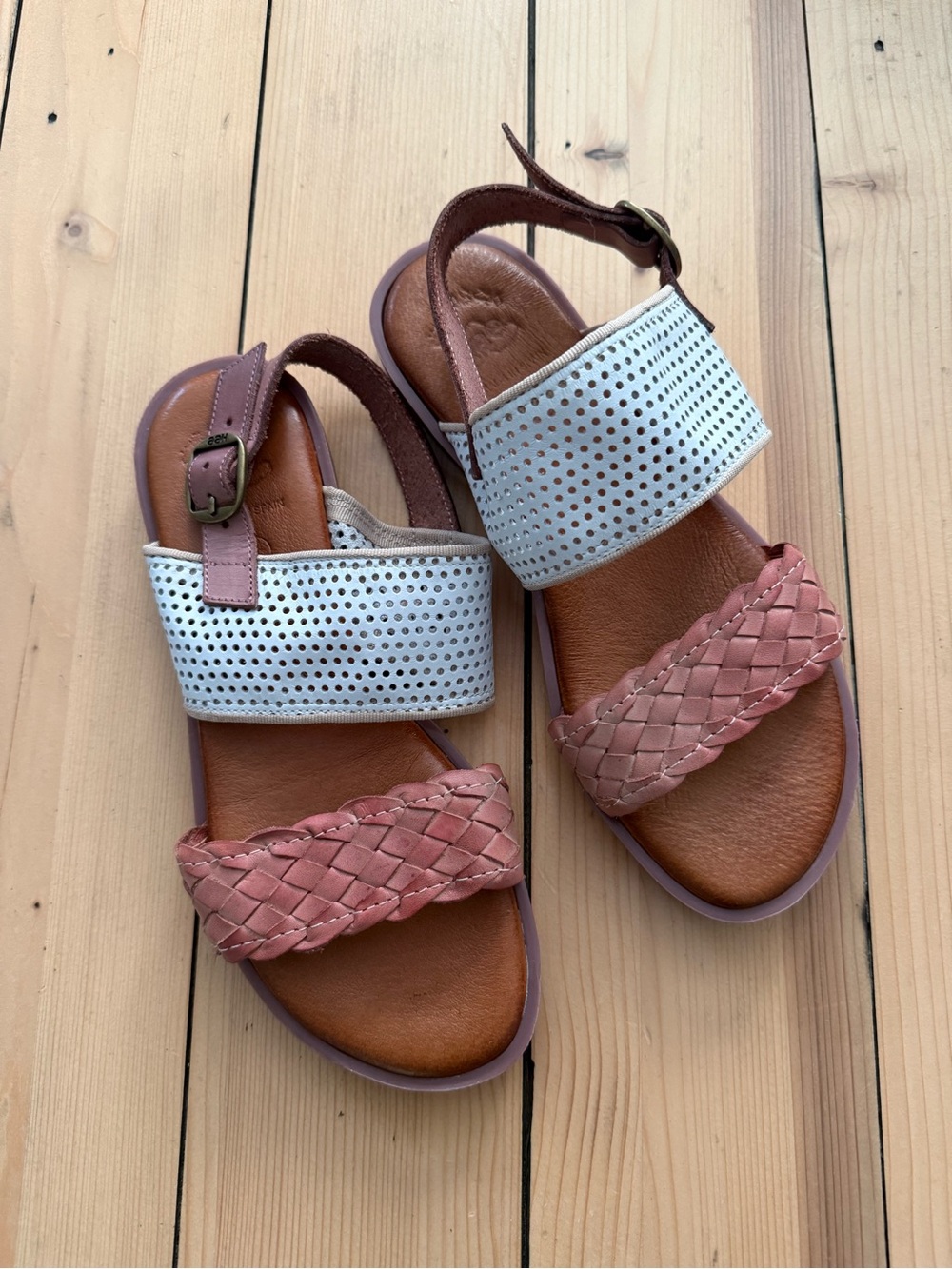 Hee leather sandals size 5/35 New without box